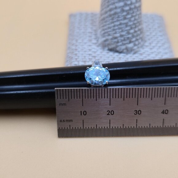 Size 7 Sterling Silver Oval Blue Cubic Zirconia Gemstone Ring A5511 - Picture 8 of 9
